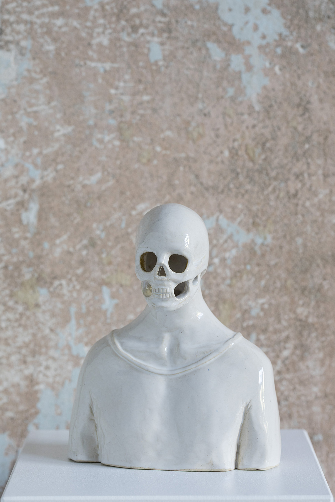 Anna Mars Keramik Skulpturen Tod Vergoldung